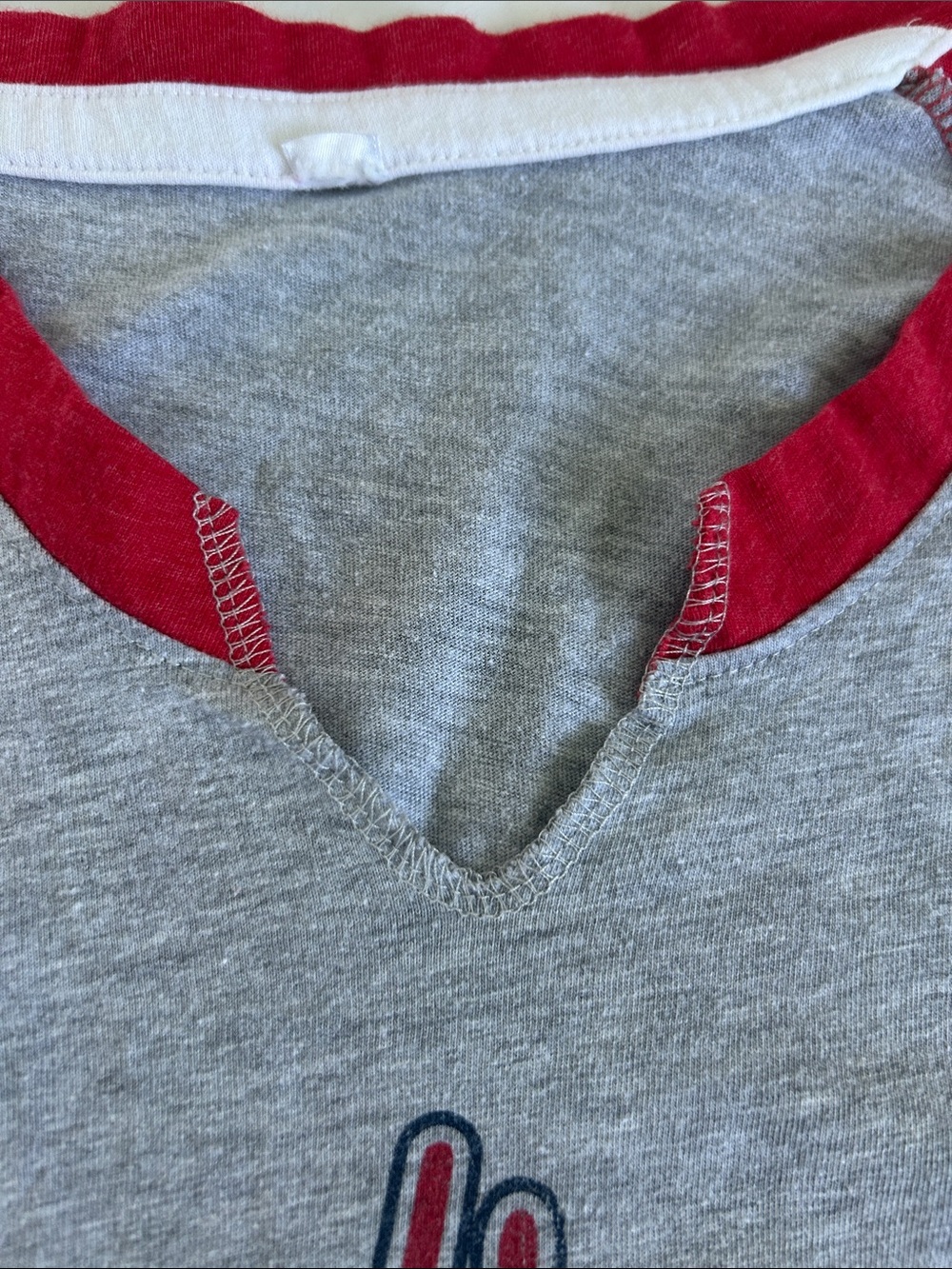 MLB Women’s Distressed St. Louis Cardinals Long Sleeved Jersey Tee - Picture 3 of 4